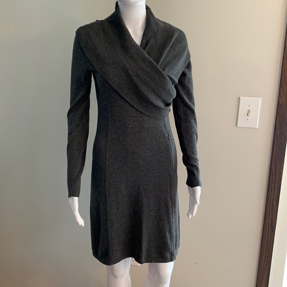 Athleta Gray Casual Dress Size XS, very good condition.